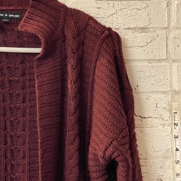 Cable & Gauge Cardigan Burgundy Large - Picture 3 of 9